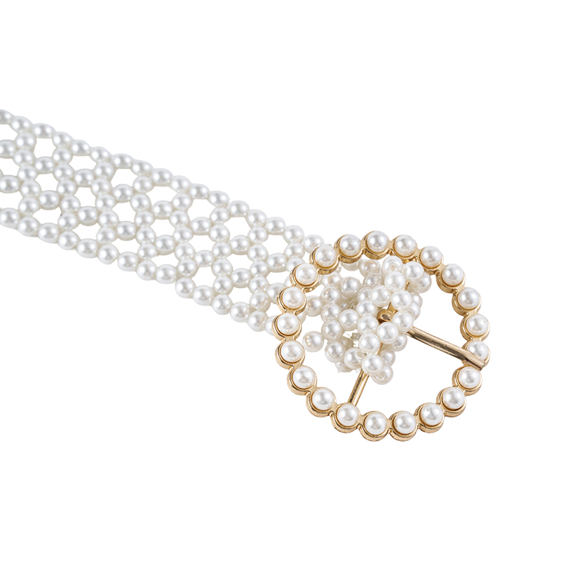 Elegante cinturón de cadena con perlas multicapa